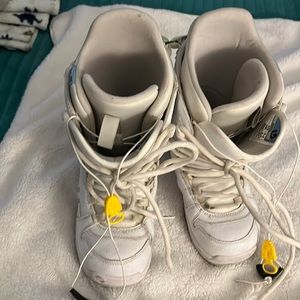 Burton coco snowboarding boots